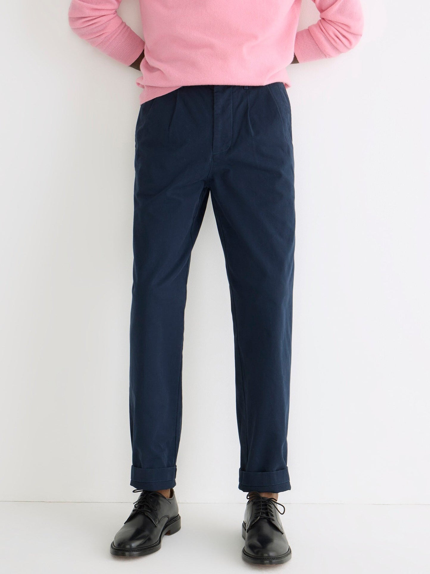 Classic double-pleated chino pant